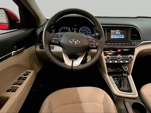 Used 2020 Hyundai Elantra SE w/ Cargo Package (C1) FWD image 5