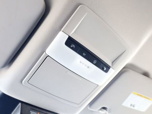 Used 2023 Nissan Rogue S image 26