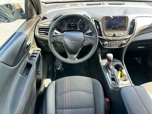 Certified 2024 Chevrolet Equinox RS FWD image 21
