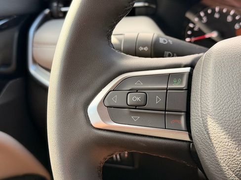 Used 2025 Jeep Compass Limited AWD/4WD image 14