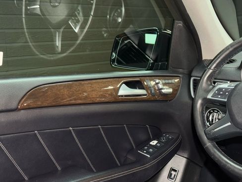 Used 2016 Mercedes-Benz GL 450 4MATIC w/ Premium I Package image 29