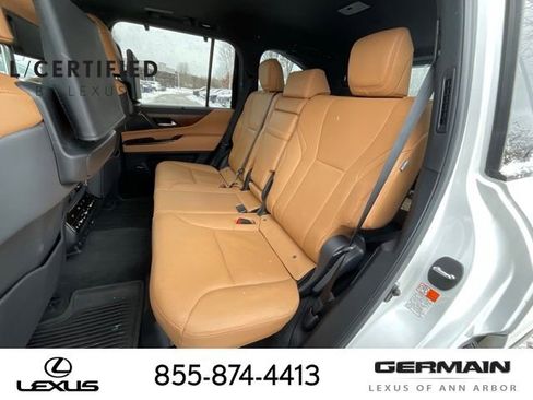 Used 2023 Lexus LX 600 4WD w/ Luxury Package image 13