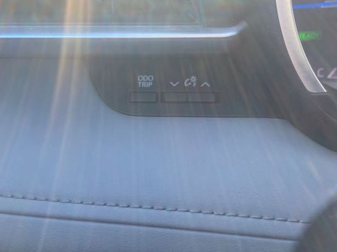 Used 2022 Toyota Highlander XLE image 29