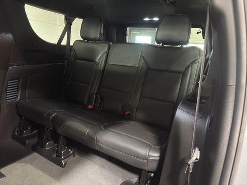 Used 2024 GMC Yukon XL Denali AWD/4WD image 14