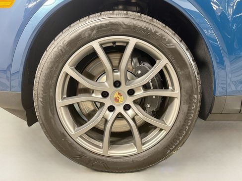 Certified 2026 Porsche Cayenne E-Hybrid AWD/4WD image 30