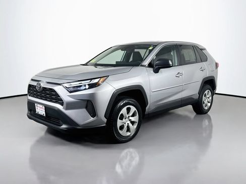 Used 2023 Toyota RAV4 LE AWD/4WD image 2