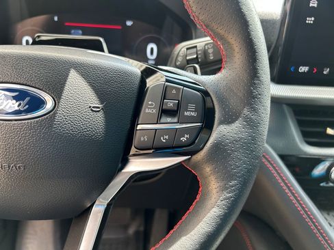 Used 2025 Ford Explorer ST image 23