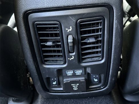 Used 2023 Dodge Durango GT image 23