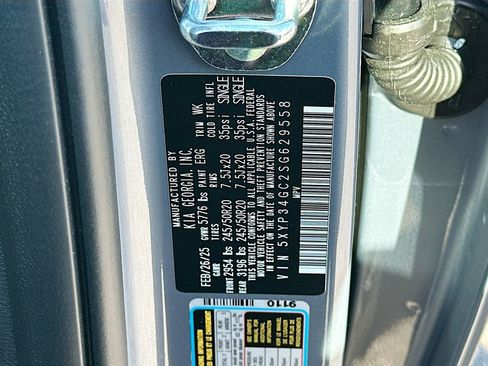 Used 2025 Kia Telluride EX w/ EX Captain's Chair Package image 34