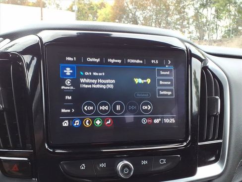 Used 2023 Chevrolet Traverse LT image 21