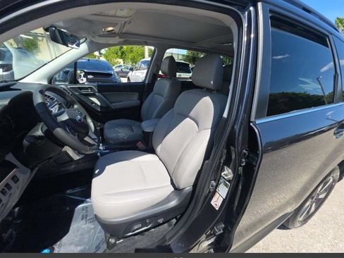 Used 2017 Subaru Forester 2.5i Limited AWD/4WD image 3