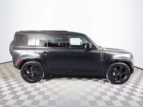 Used 2023 Land Rover Defender 110 X-Dynamic SE image 4