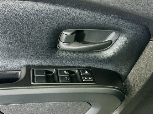 Used 2017 Nissan Titan S image 20