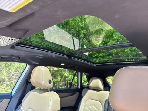 Used 2024 Volkswagen Atlas Cross Sport SE w/ Panoramic Sunroof Package AWD/4WD image 19