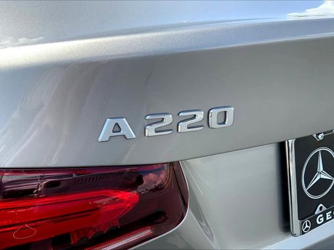 Used 2020 Mercedes-Benz A 220 4MATIC image 29
