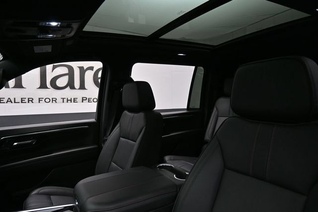 Used 2025 Chevrolet Suburban RST w/ Comfort Package AWD/4WD image 19