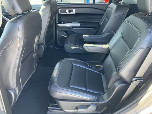 Used 2023 Ford Explorer XLT w/ Equipment Group 202A image 14