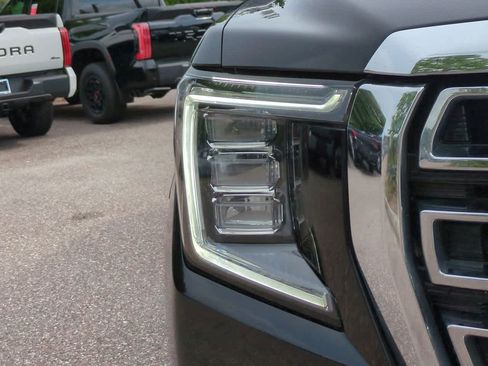 Used 2021 GMC Yukon SLT w/ SLT Premium Package AWD/4WD image 10