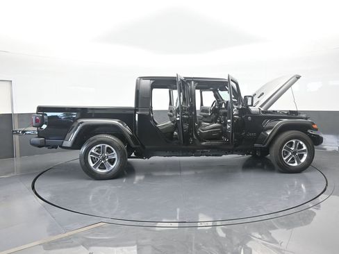Used 2024 Jeep Gladiator Sport w/ Premium Package image 70
