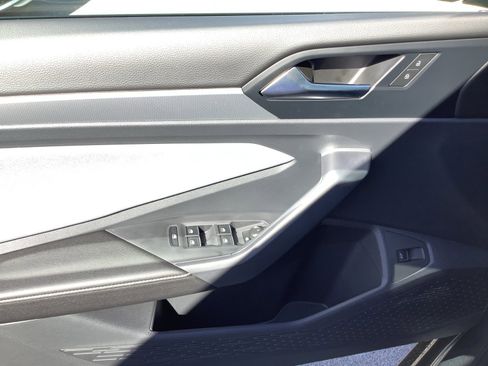 New 2026 Volkswagen Jetta SE FWD image 28