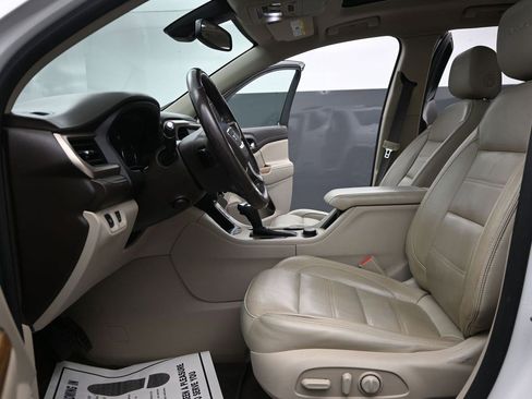 Used 2019 GMC Acadia Denali w/ Technology Package FWD image 14