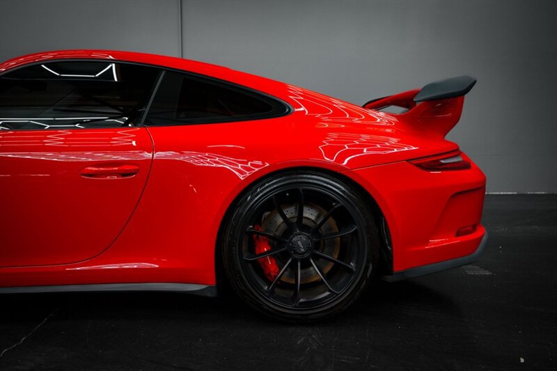 Used 2018 Porsche 911 GT3 w/ Sport Chrono Package RWD image 6