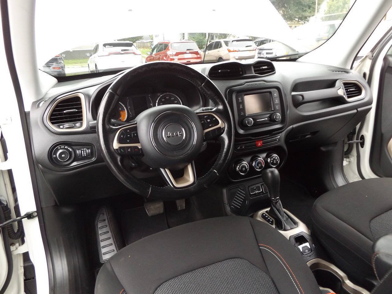 Used 2016 Jeep Renegade 75th Anniversary FWD image 18