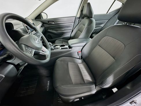 Used 2024 Nissan Altima 2.5 SV image 13