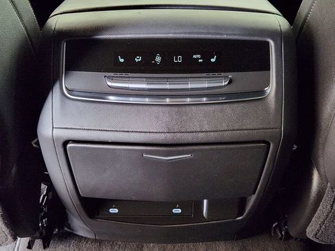 Used 2021 Cadillac Escalade Luxury AWD/4WD image 39