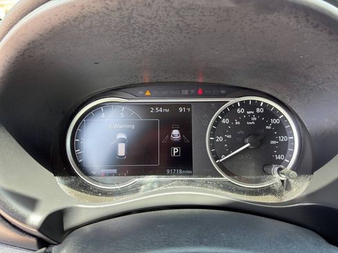Used 2019 Nissan Kicks SR w/ SR Premium Package FWD image 21