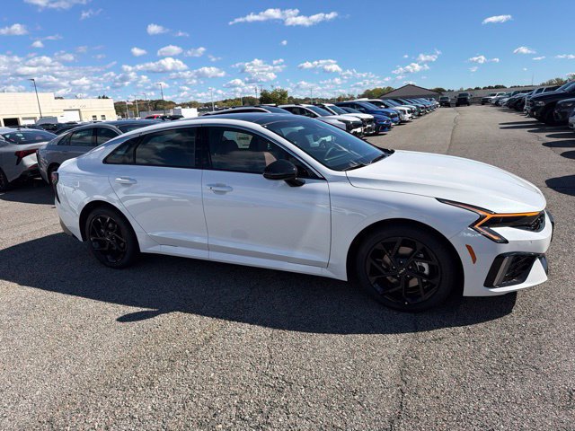 New 2027 Kia K5 GT-Line FWD image 2
