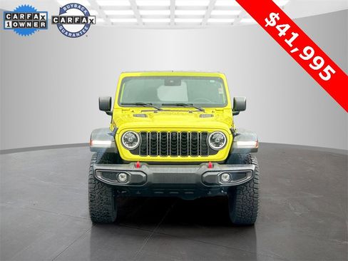 Used 2024 Jeep Gladiator Rubicon w/ Technology Group image 5