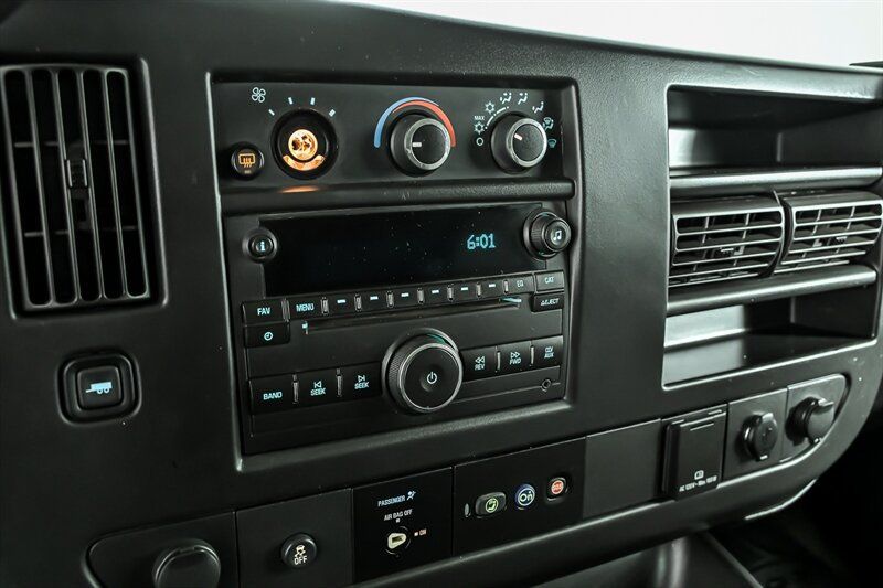 Used 2017 Chevrolet Express 3500 LT w/ LT Preferred Equipment Group RWD image 21