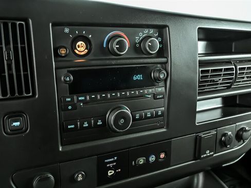 Used 2017 Chevrolet Express 3500 LT w/ LT Preferred Equipment Group RWD image 21