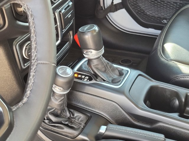 Used 2025 Jeep Gladiator Sport AWD/4WD image 18