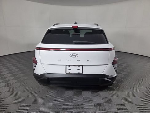 Used 2024 Hyundai Kona SEL FWD image 5