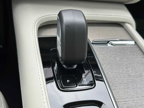 Used 2025 Volvo XC90 B6 Plus w/ Protection Package Premier image 31