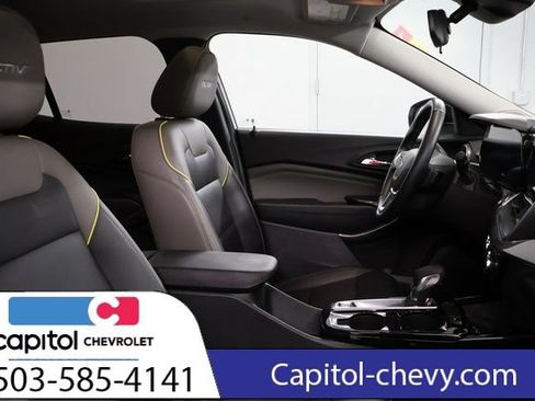 Used 2024 Chevrolet Trax ACTIV w/ Sunroof Package FWD image 29