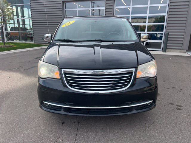 Used 2013 Chrysler Town & Country Limited w/ Luxury Group FWD image 2