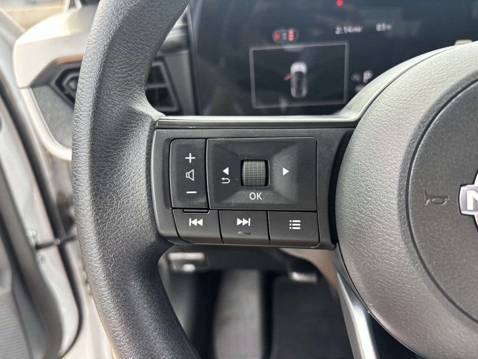 Certified 2026 Nissan Kicks SV FWD image 28