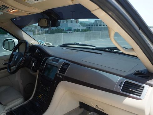 Used 2008 Cadillac Escalade AWD image 26