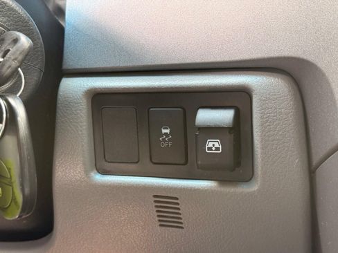 Used 2012 Toyota Tundra Limited w/ Platinum Pkg AWD/4WD image 45
