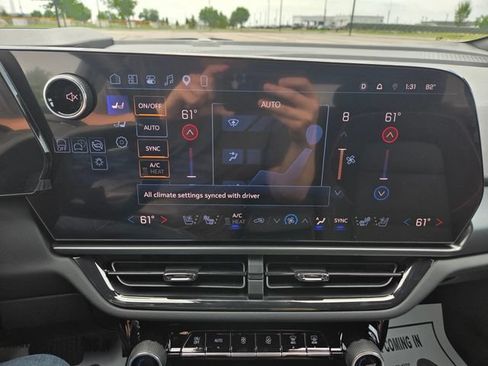 Used 2026 Chevrolet Equinox EV RS w/ Convenience Package II AWD/4WD image 48