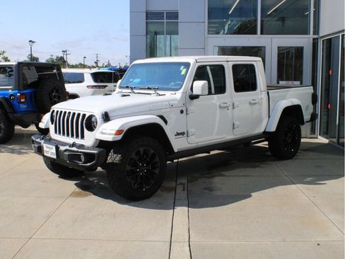 Certified 2023 Jeep Gladiator Overland AWD/4WD image 3