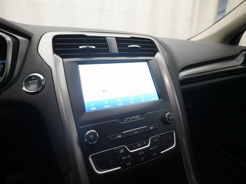 Used 2020 Ford Fusion SEL image 6