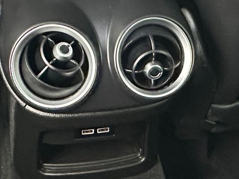 Used 2018 Alfa Romeo Stelvio Ti Sport image 23