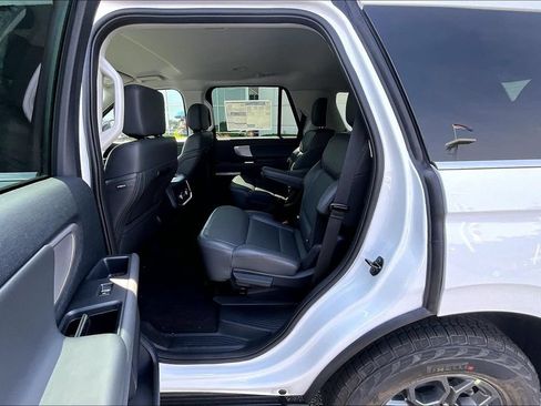 New 2026 Ford Expedition Active RWD image 10