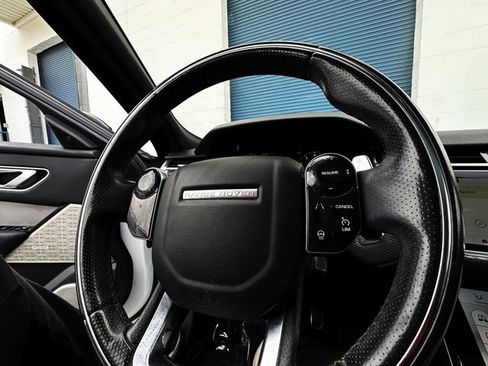 Used 2019 Land Rover Range Rover Velar R-Dynamic SE image 21