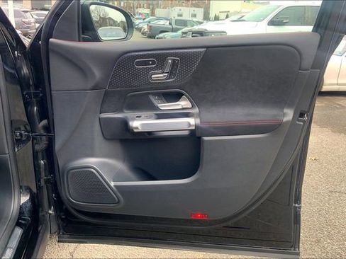 Used 2026 Mercedes-Benz GLB 250 4MATIC image 19