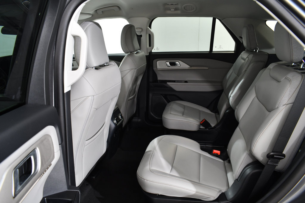 Used 2026 Ford Explorer Active w/ Active Comfort Package AWD/4WD image 16